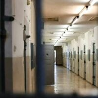 Închisorile din UK: cine convertește, cine e liber, cine plătește