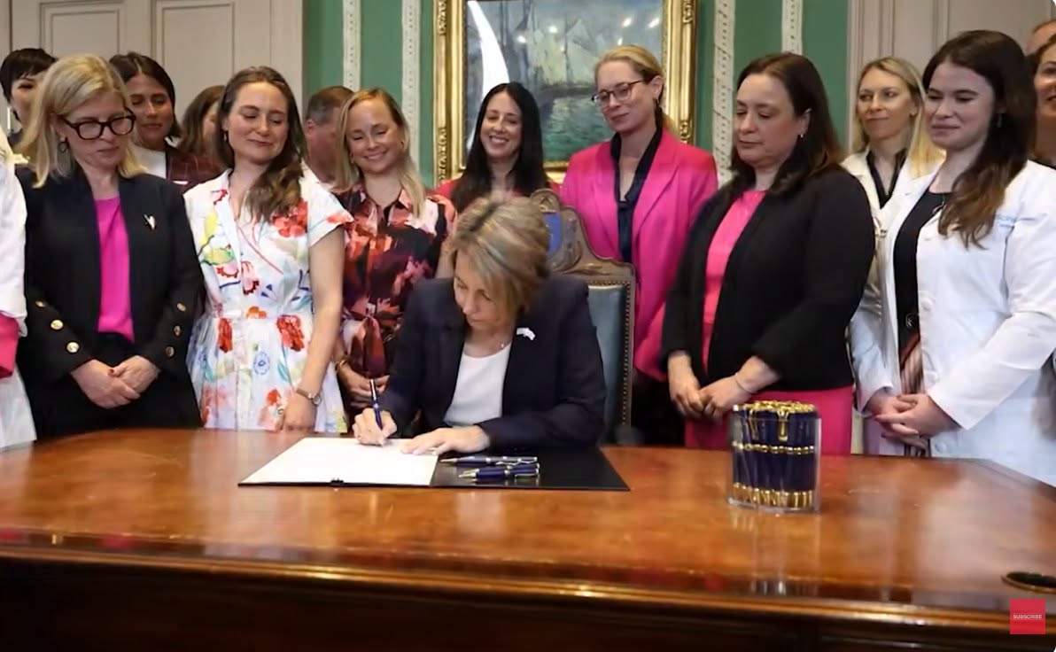 Legea avortului din Massachusetts: cronologia care ridică întrebări