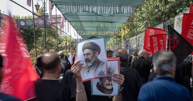 Liderul invizibil al Iranului: cine vorbește, de fapt, cu Khamenei?