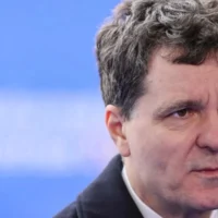 Nicușor Dan fără partid: cine profită de vulnerabilitatea sa?