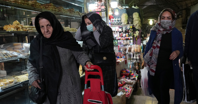 Rialul iranian se prăbușește: cui servește colapsul de fapt?