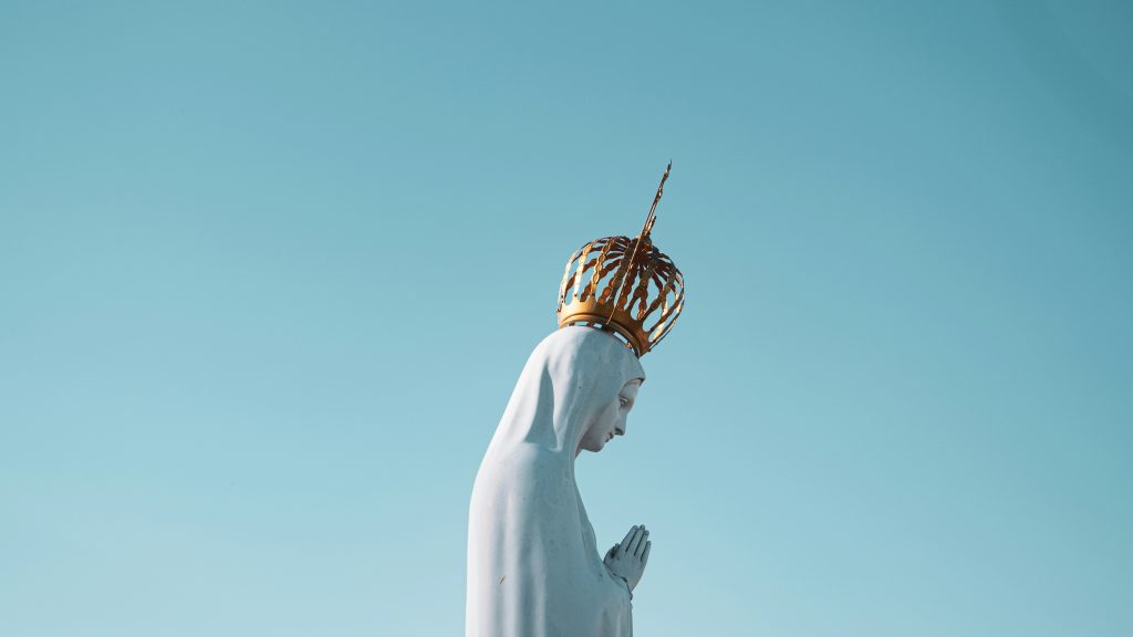 Statuia din Polonia: coincidență de calendar sau mesaj politic?