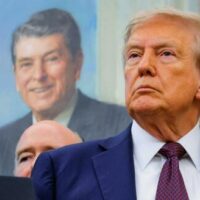 Strâmtoarea Hormuz: cine câștigă de fapt din “pacea” anunțată