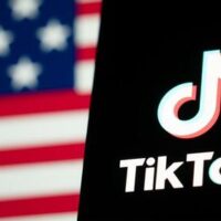 TikTok revine pe telefoanele guvernului american: cine profită?