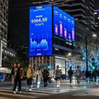 China: 28 de provincii cerșesc bani de la Beijing. De ce acum?