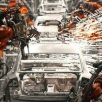 China vrea 70% mașini electrice: cine pierde de fapt?