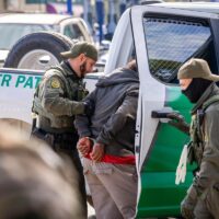 Deportări către țări terțe: de ce Trump insistă la Curtea Supremă
