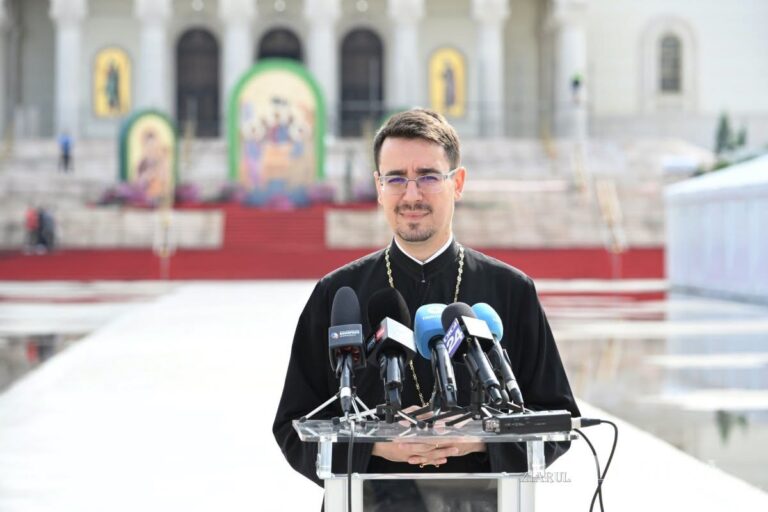 Disputa Biserică-USR pe ora de religie: ce se ascunde