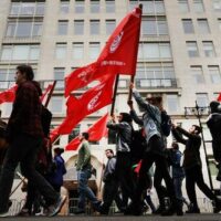 DSA: cum o grupare de 120.000 de oameni a ajuns știre globală
