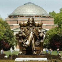 Duke și Universitatea Dakota de Nord: banii chinezi nedeclarați