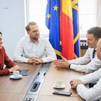 Fritz fără mandat: presiuni din UE, cine dă ordinele reale?