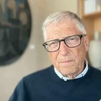 Gates cere control global pe AI: cine chiar beneficiază?