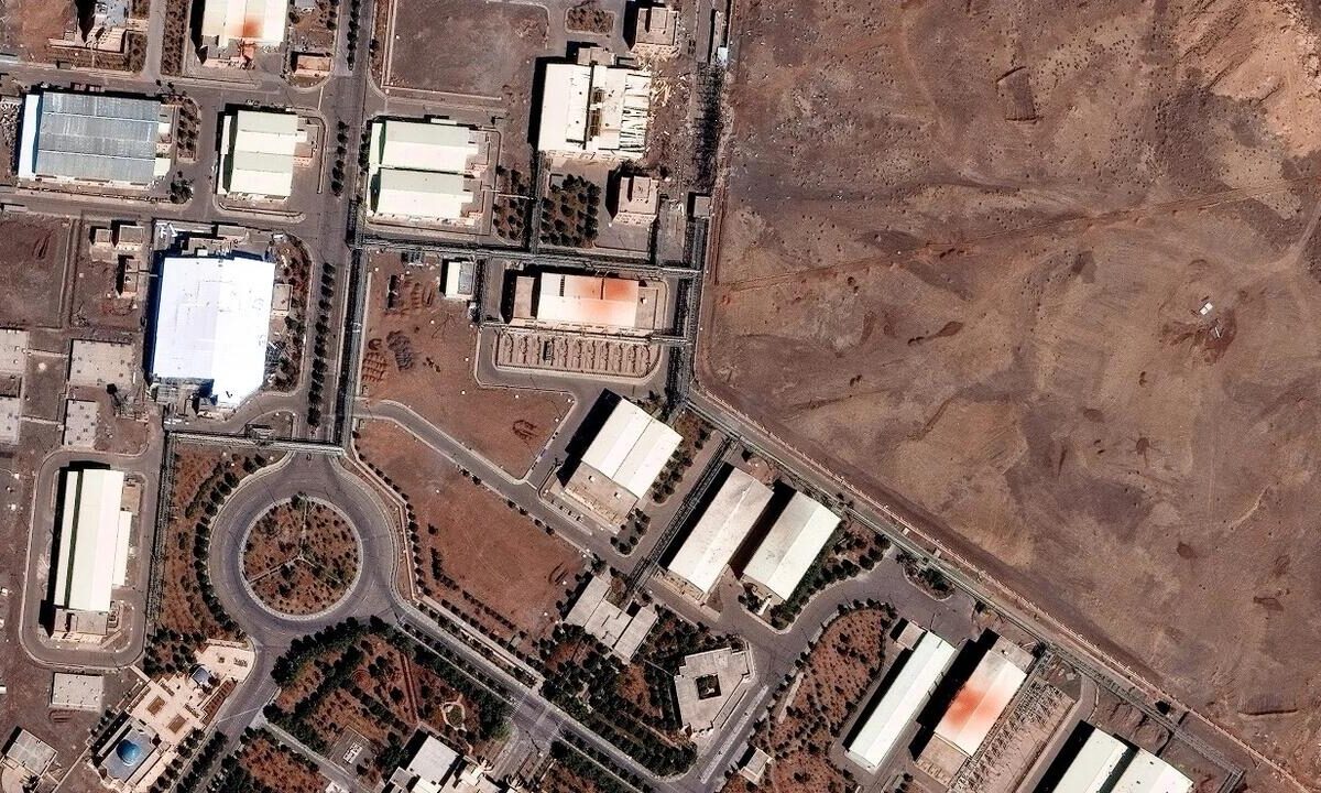 Iran amenință cu ieșirea din tratatul nuclear: cui îi convine?