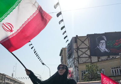 Iran, „fălcile morții”: cine profită de blocada petrolului?