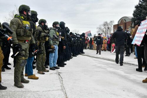 Judecători din Minnesota, coordonare anti-ICE: ce iese la iveală