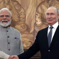Modi îi cere lui Putin pace, dar continuă să-i cumpere petrolul