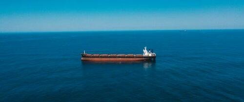 Petrol rusesc scump în China: cine plătește blocada Iranului