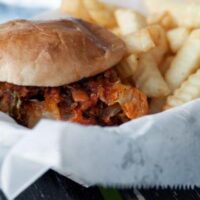 Studiul despre fast-food și creier: ce ascunde recuperarea politică