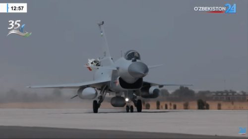 Uzbekistan cumpără avioane chinezești: cine pierde Asia Centrală?