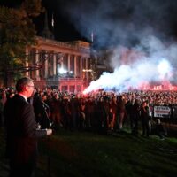 Vučić demisionează ca să revină: model pentru România?